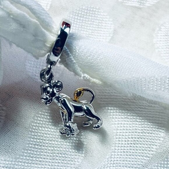 🦁 NWOT Simba Charm - The Lion King✨ - Picture 1 of 9